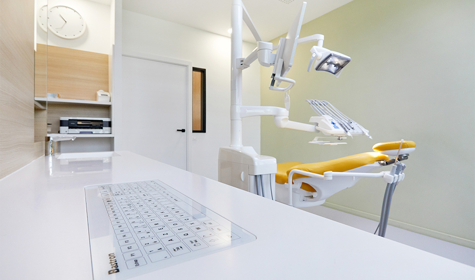 Salle de soins du Cabinet d'orthodontie Dentel à Lannion.